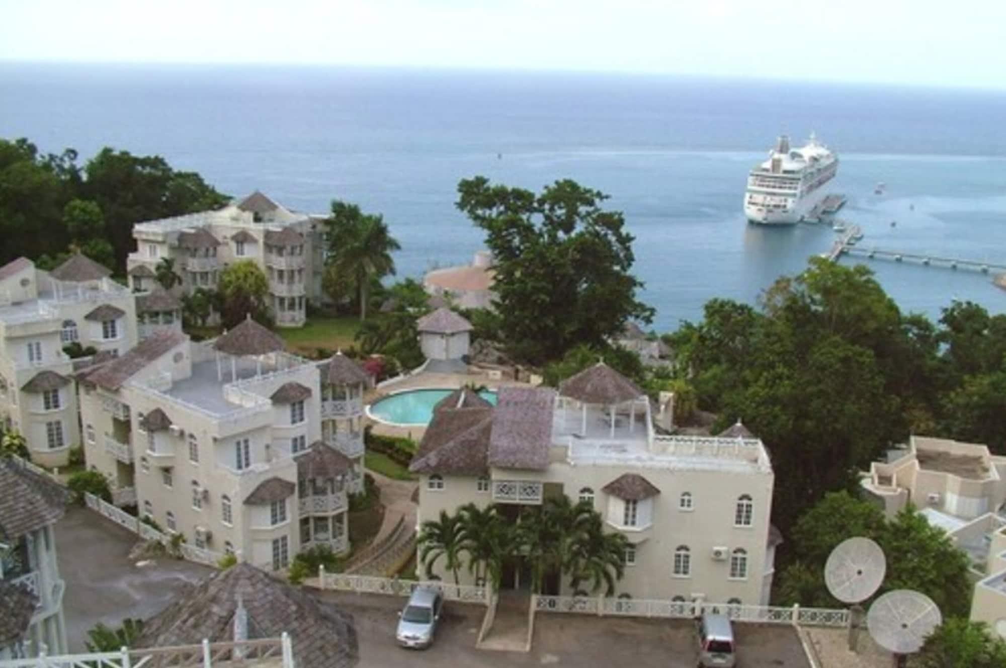 Skycastles Condominiums Ocho Rios Exterior foto