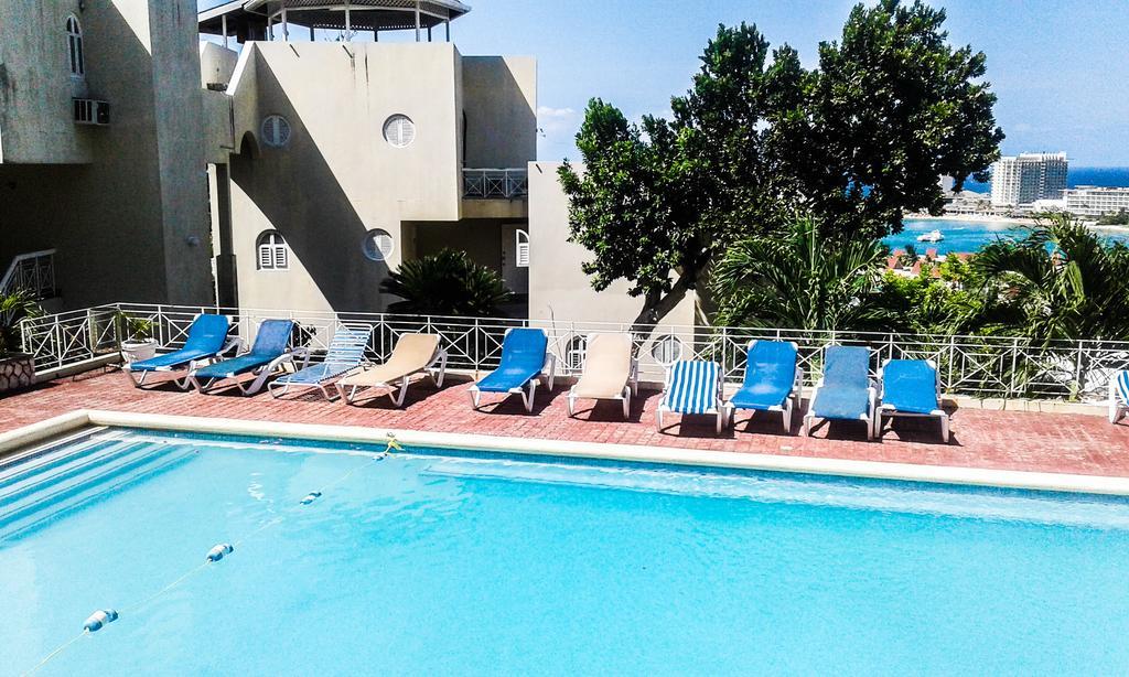 Skycastles Condominiums Ocho Rios Exterior foto